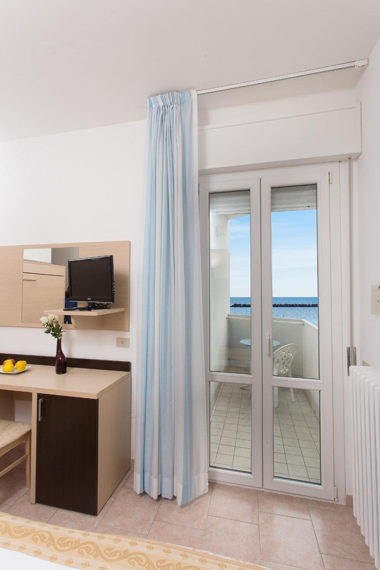 Hotel Asiago Beach Lido Di Savio Room photo