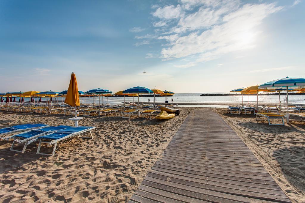 Hotel Asiago Beach Lido Di Savio Exterior photo