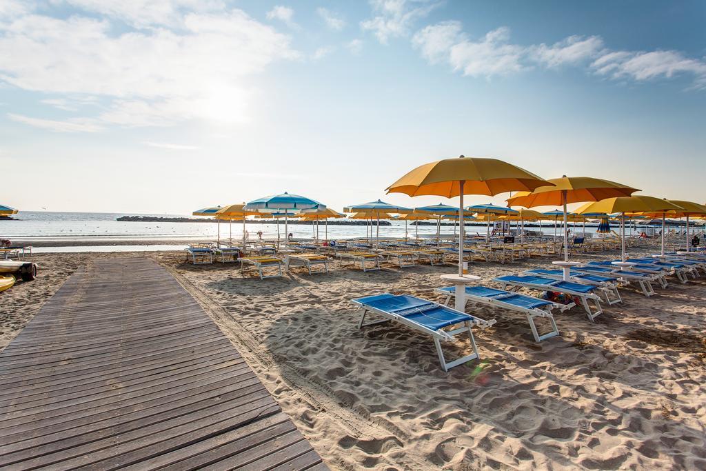 Hotel Asiago Beach Lido Di Savio Exterior photo