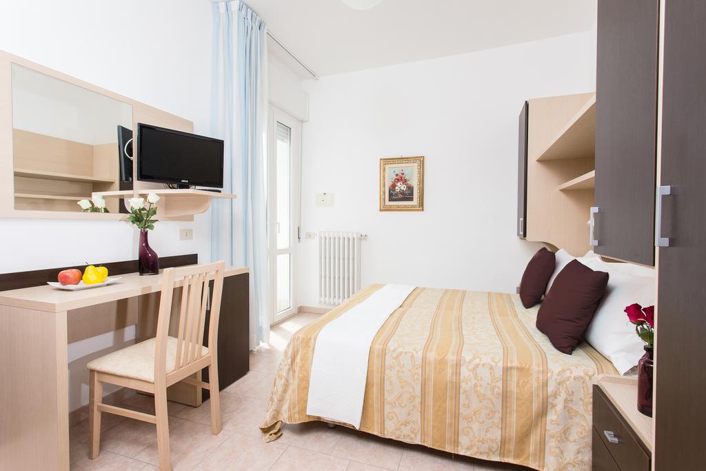 Hotel Asiago Beach Lido Di Savio Room photo