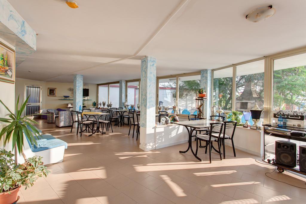 Hotel Asiago Beach Lido Di Savio Exterior photo