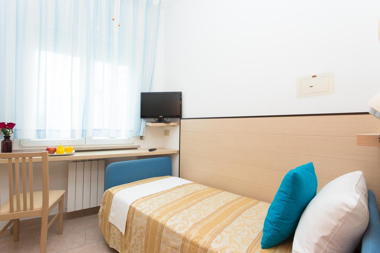 Hotel Asiago Beach Lido Di Savio Room photo